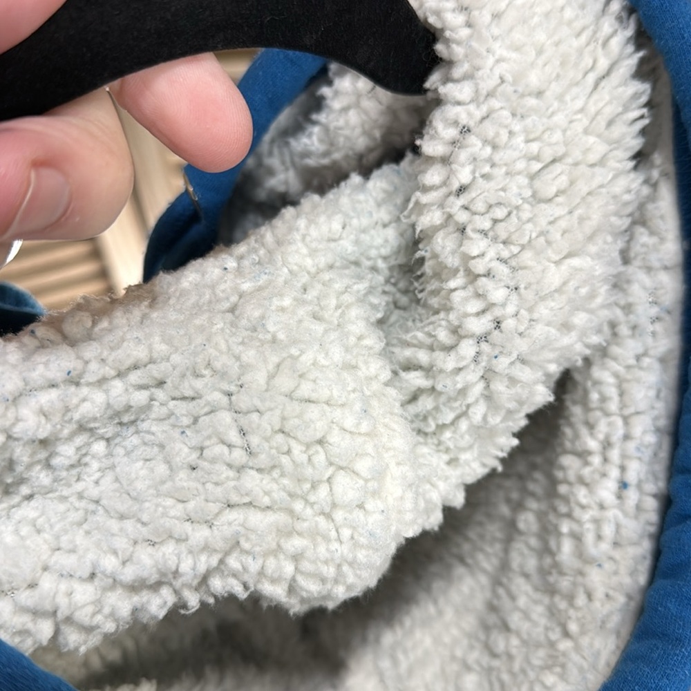 Peanuts Blue 'Forever Friends' Faux Sherpa Hoodie Size L 11-13 - Picture 9 of 9